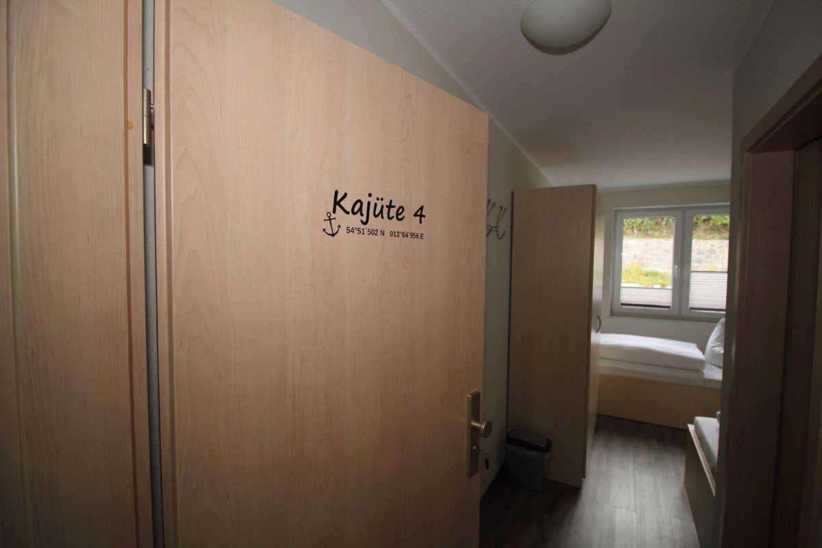Kutterfisch Kajueten Direkt Im Stadthafen Apartment Sassnitz Exterior photo